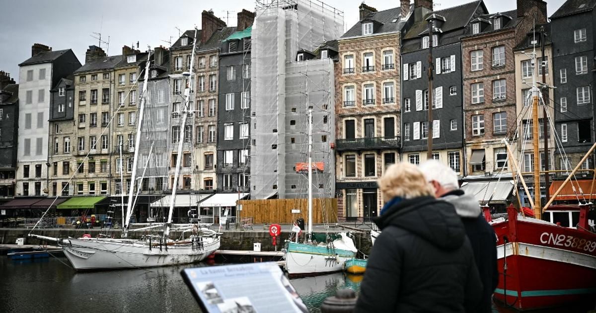 Honfleur : quand le patrimoine se heurte au tourisme de masse