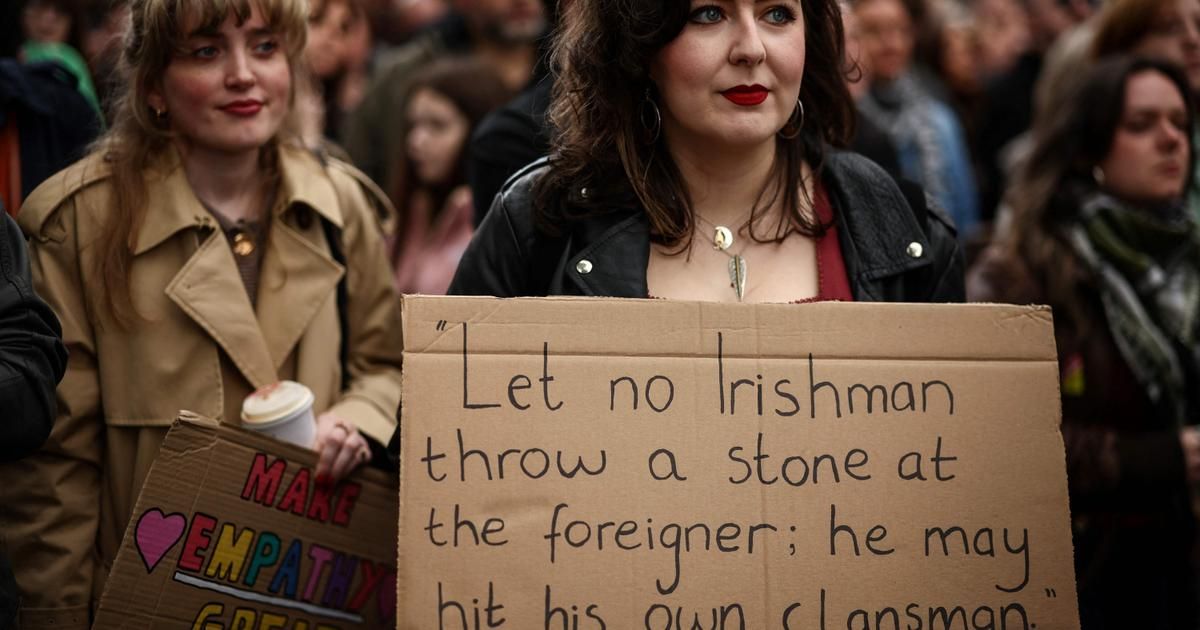 Manifestations à Belfast, tensions autour des IA et résultats de la Coupe du monde