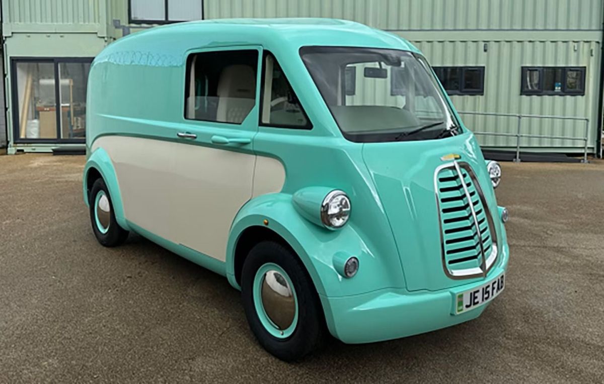 Morris JE : le fourgon électrique au charme rétro et à la technologie de pointe