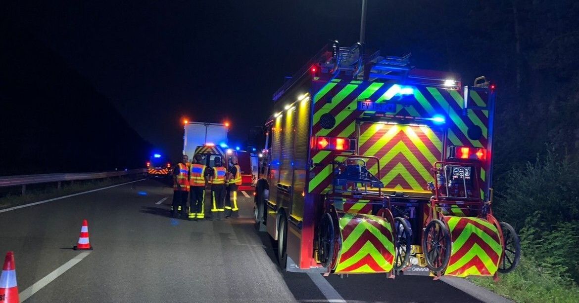 Incendie spectaculaire sur l'A33 : l'autoroute coupée près de Saint-Nicolas-de-Port