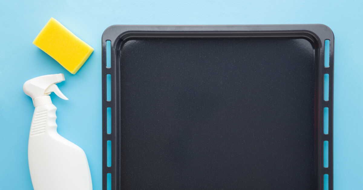 débarrasser votre plaque de cuisson du plastique brûlé : nos astuces