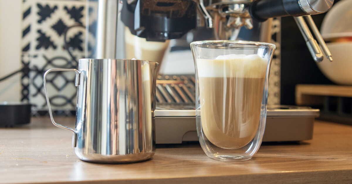 découvrez la machine expresso semi-automatique idéale pour votre café parfait