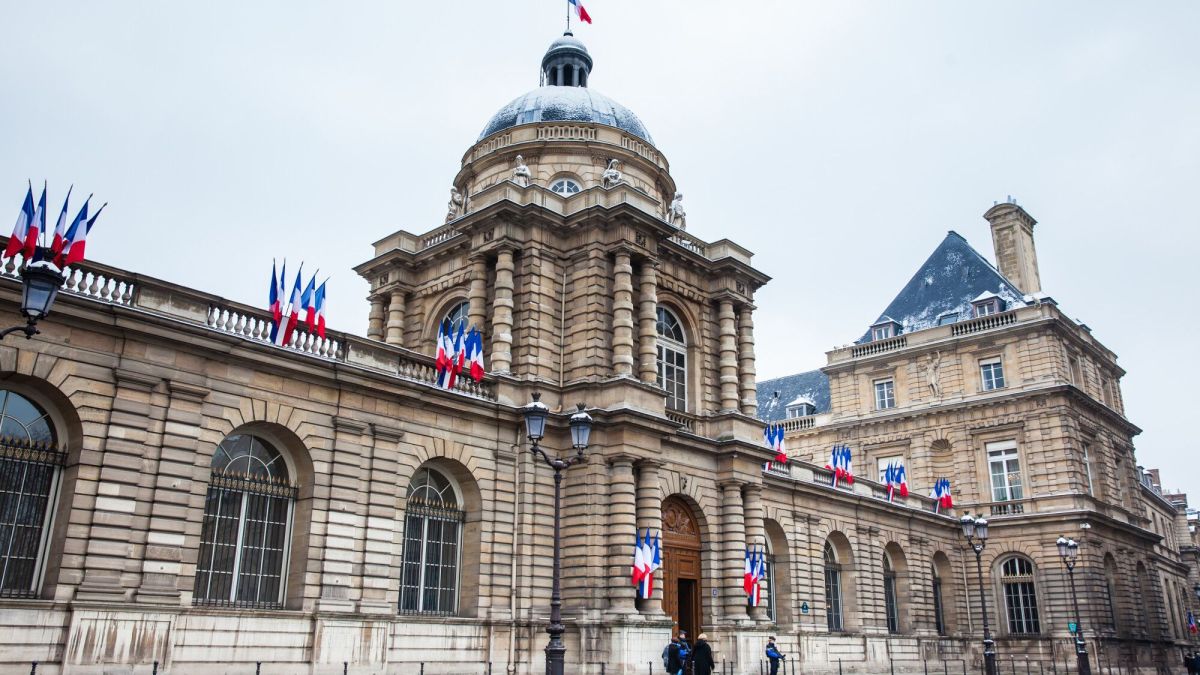Réforme des retraites : le Sénat adopte le report de l'âge de départ à 64 ans
