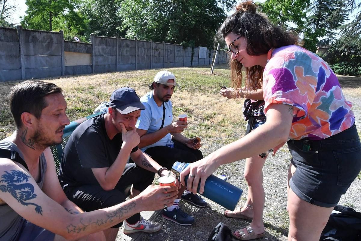 Un souffle d'espoir : comment une association soutient les sans-abri en période de canicule