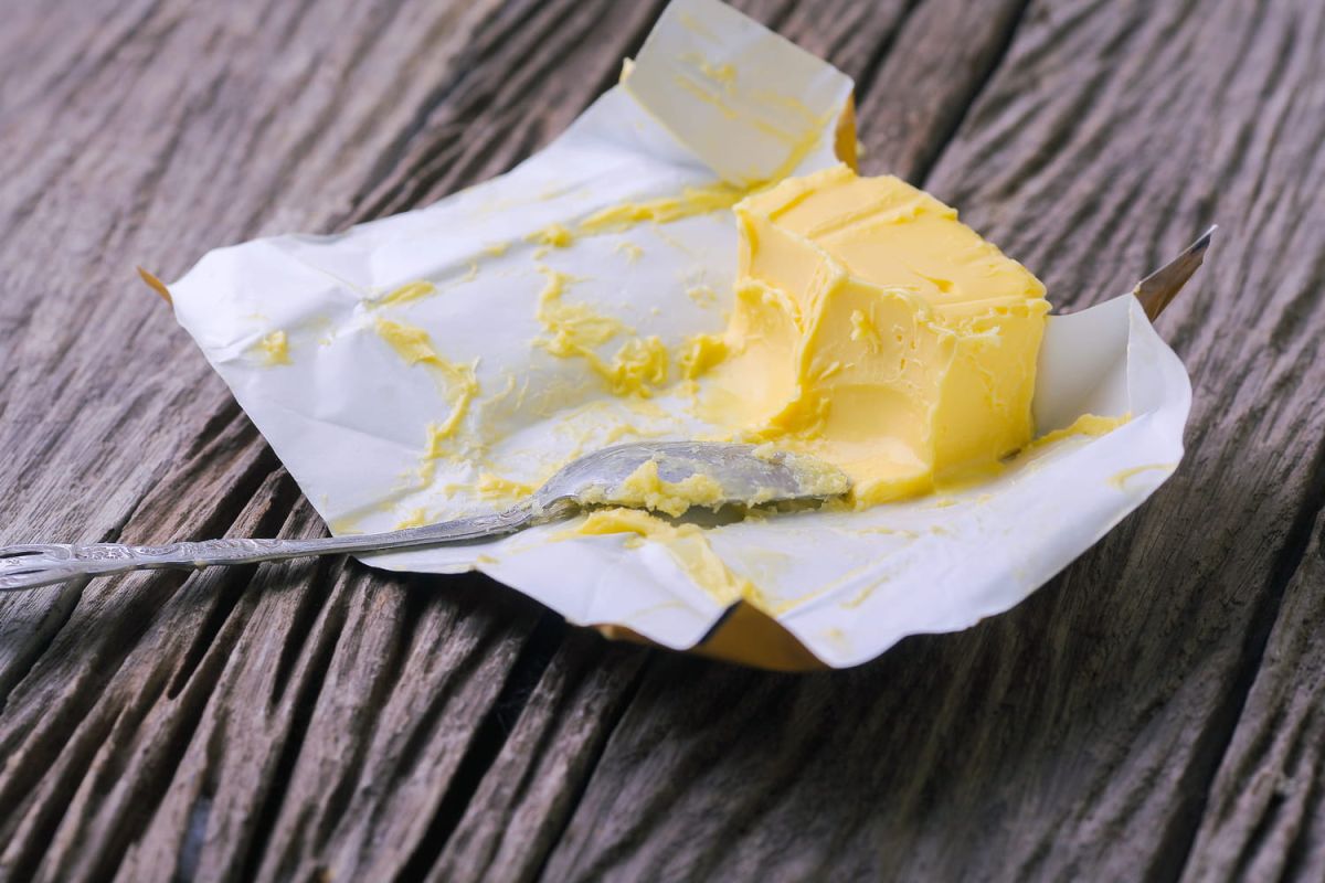 Pourquoi certains beurres restent tendres, même au frigo ?