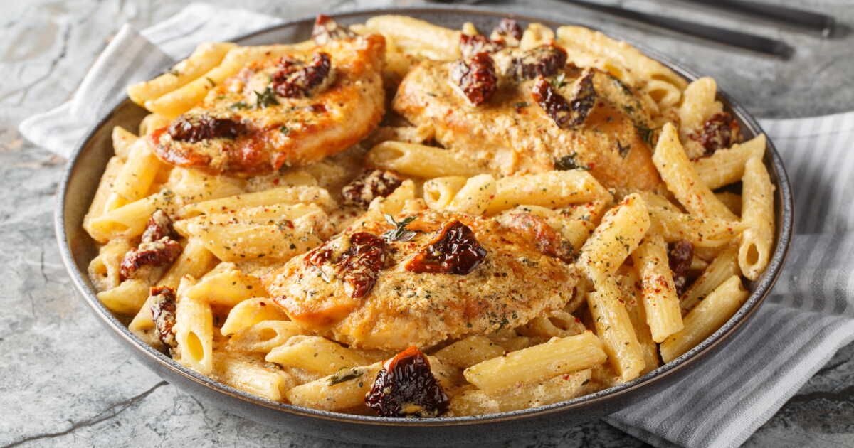 Recettes express : savourez 45 plats de pâtes au poulet