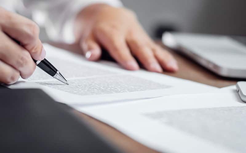 Les pièges des contrats obsèques : ce qu'il faut savoir avant de s'engager