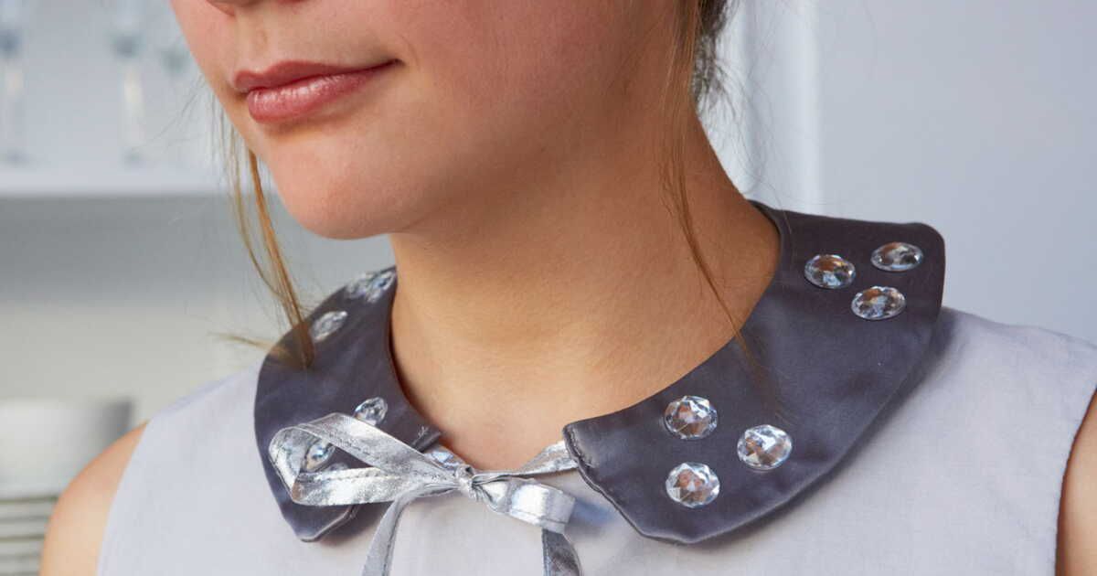 Le charme intemporel du col claudine agrémenté de strass