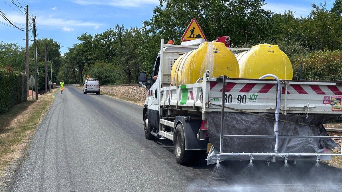 Un projet innovant pour contrer la chaleur : le lait de chaux transformant les routes du Lot