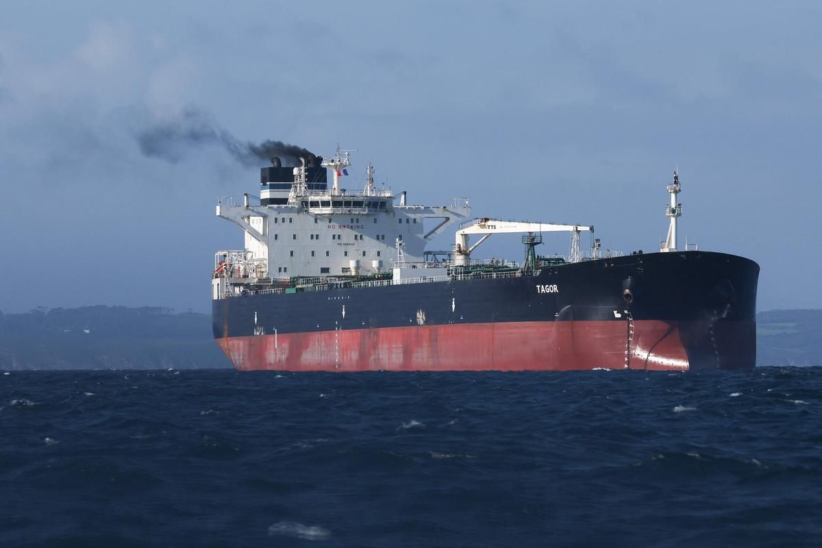 Un million d'euros d'amende pour le pétrolier russe intercepté en Atlantique