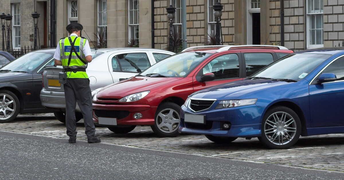 Qu'est-ce que le forfait post-stationnement, l'amende déductible dans certains cas ?
